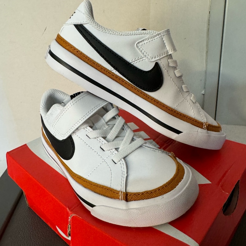 Nike court legacy. Chestnut. Size 11c. Excellent used condition.